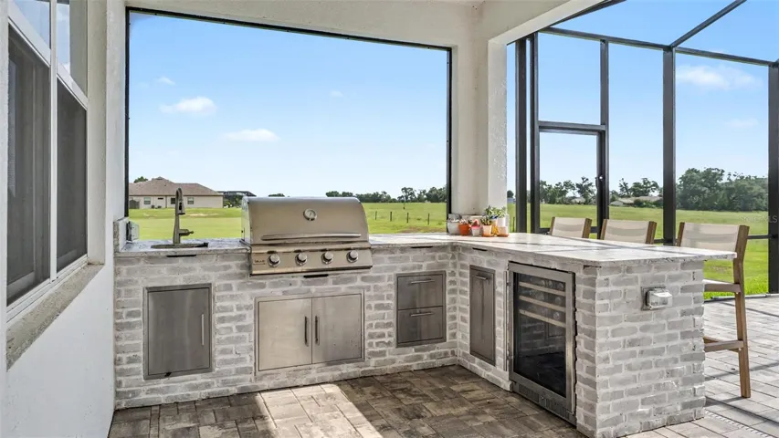 Outdoor Kitchen with Grill