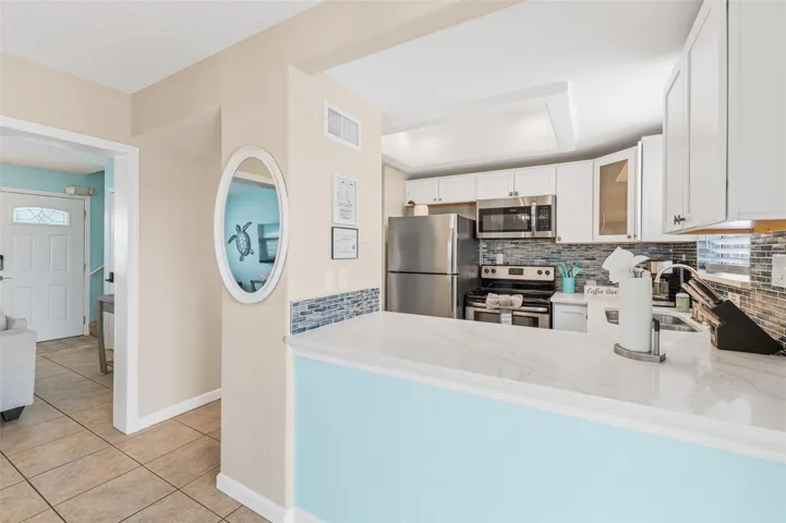 Eat-In Kitchen
