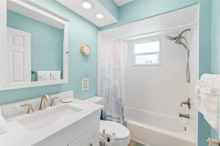 2nd Floor Bathroom