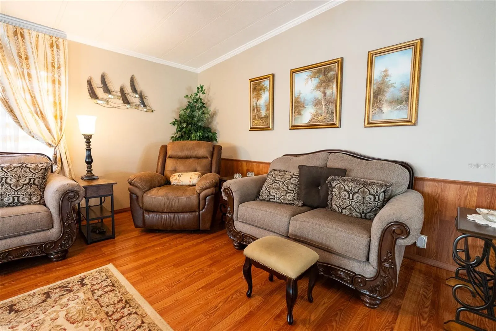 MAIN LIVING ROOM- FURNITURE INCLUDED