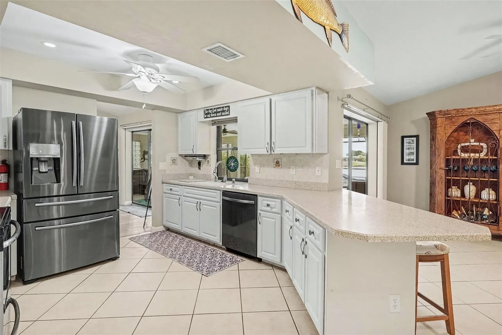 Kitchen and Island bar