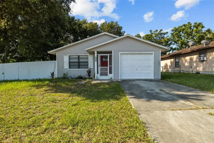 Welcome to 3351 Ellington Ave in Sebring, FL