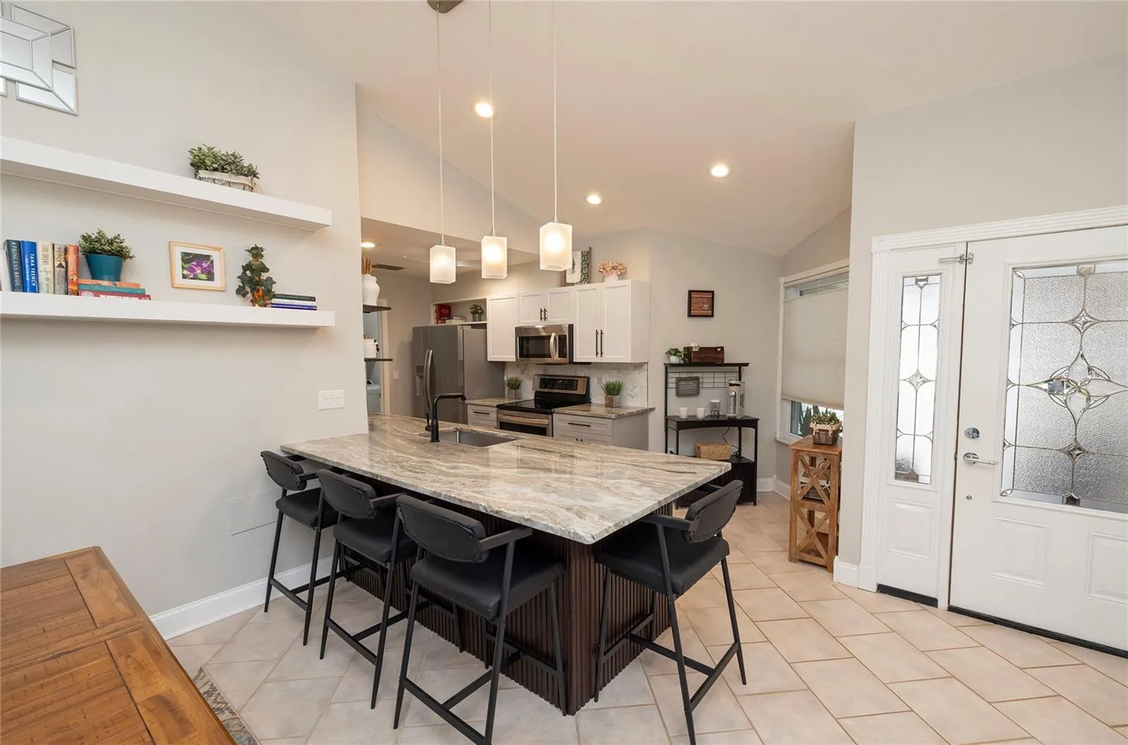 Casual dining bar