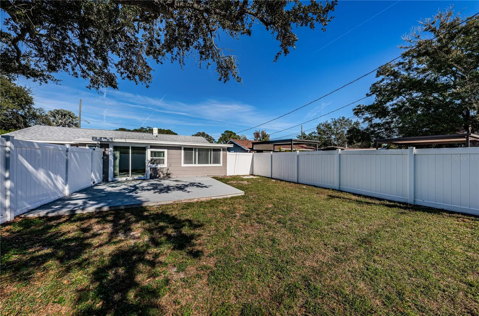 Spacious Fully Fenced Family Yard and Patio
