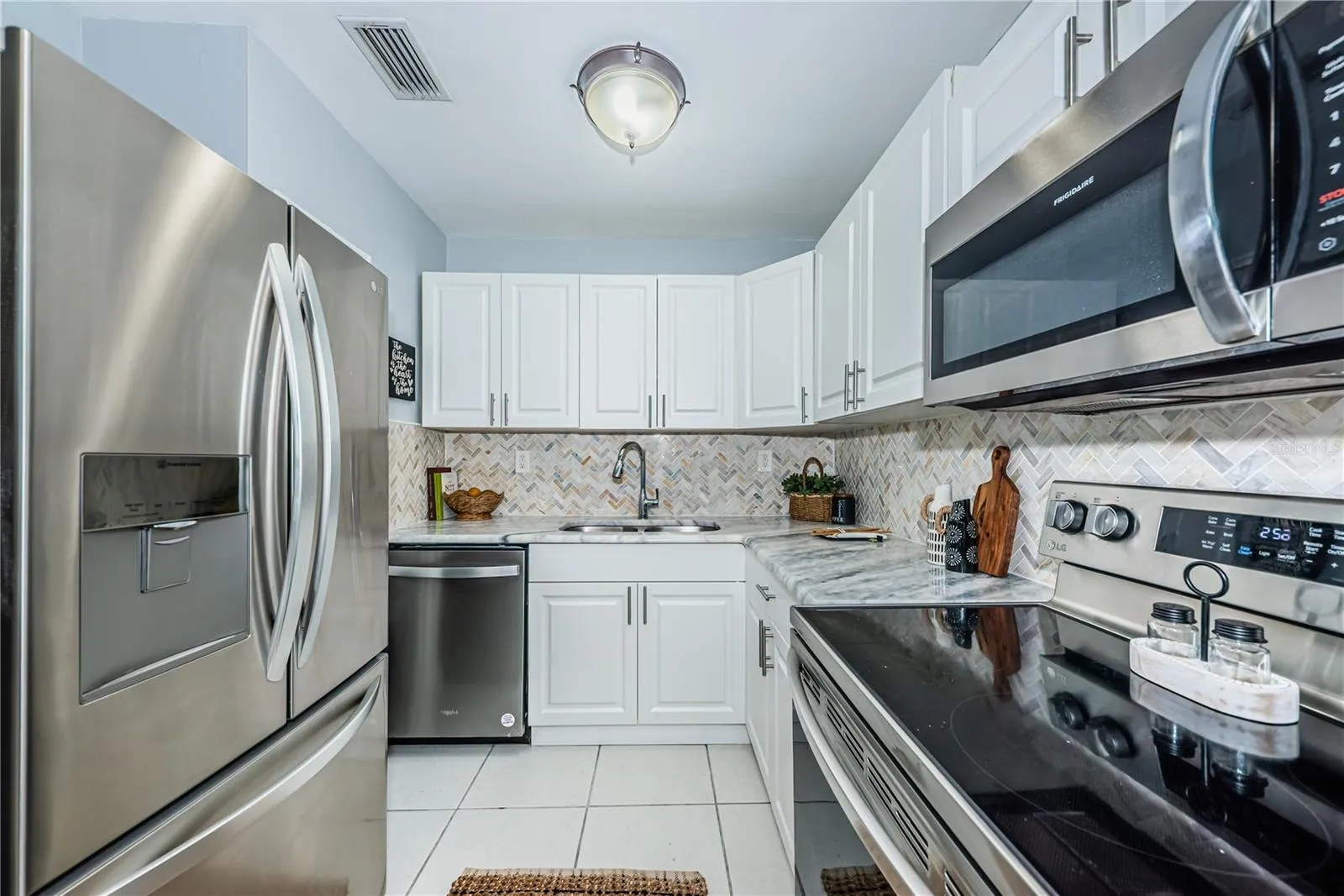 14.6’x7.2’ Stainless, Quartz Lot of Storage