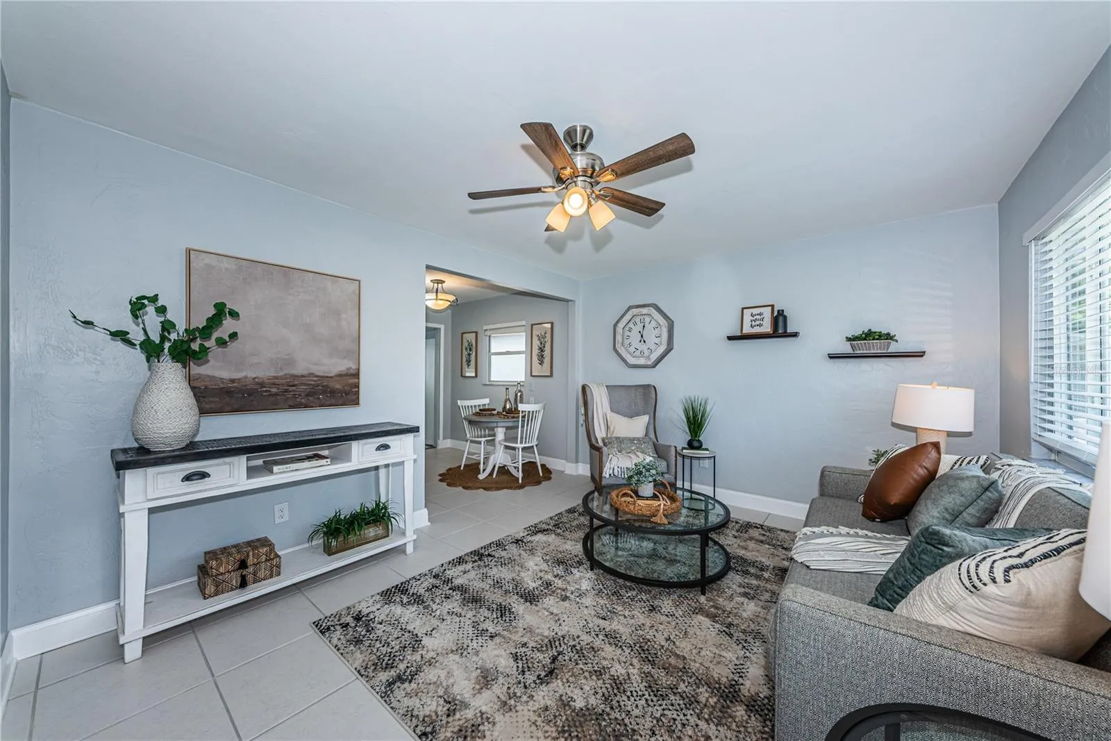 Spacious 17.5’x12.4’ Living Room