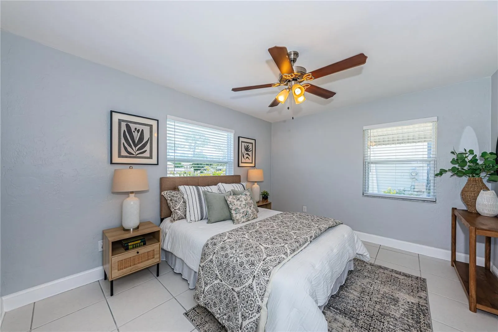 Beautiful Master Bedroom (13.4’x10.3’)