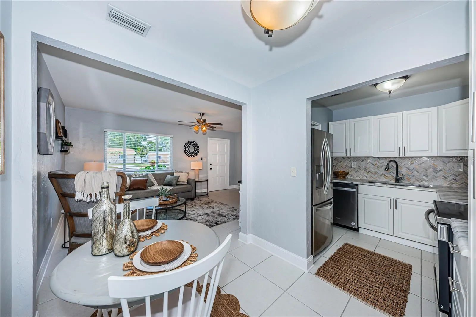 Kitchen and Eat-in area right off the Living Room