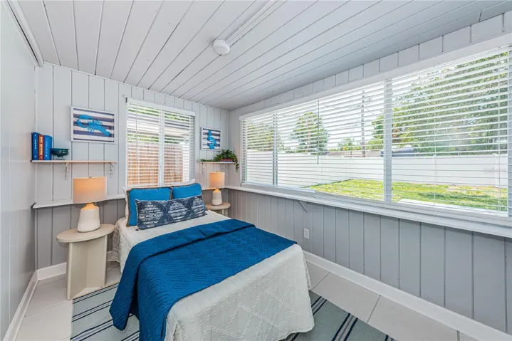 13.5’x7.7’ Third Bedroom
