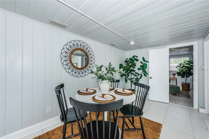 27’x15.5’ Or, Remove Dining &amp; Enlarge Fla Rm