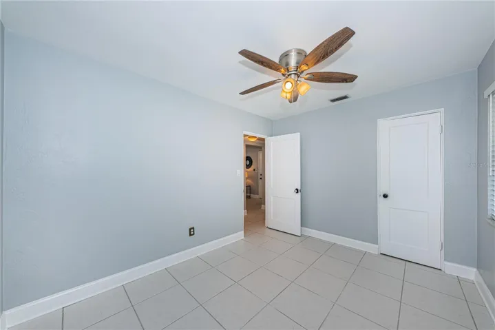 12.8’x9.6’ Second Potential Master Bed