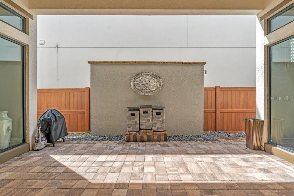 Lanai with feature wall
