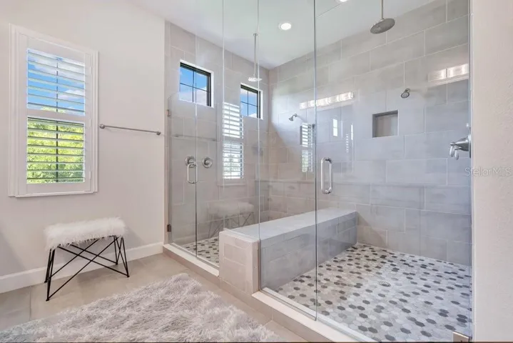 Spa like double shower