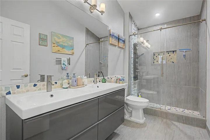 Second Floor Bathroom - 9837 Jasmine Brook Circle