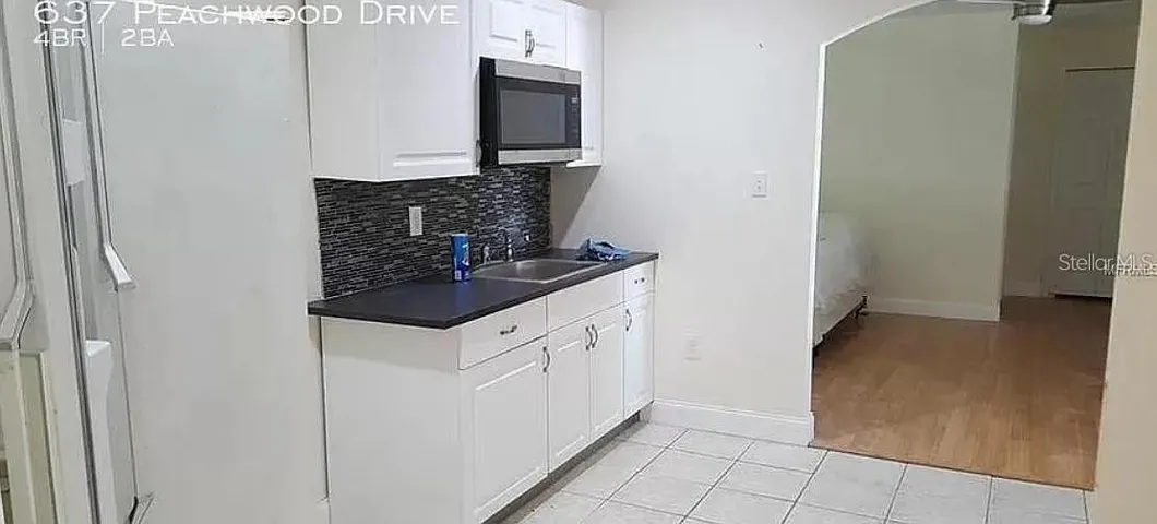 5th Bedroom/Flex Space Kitchenette