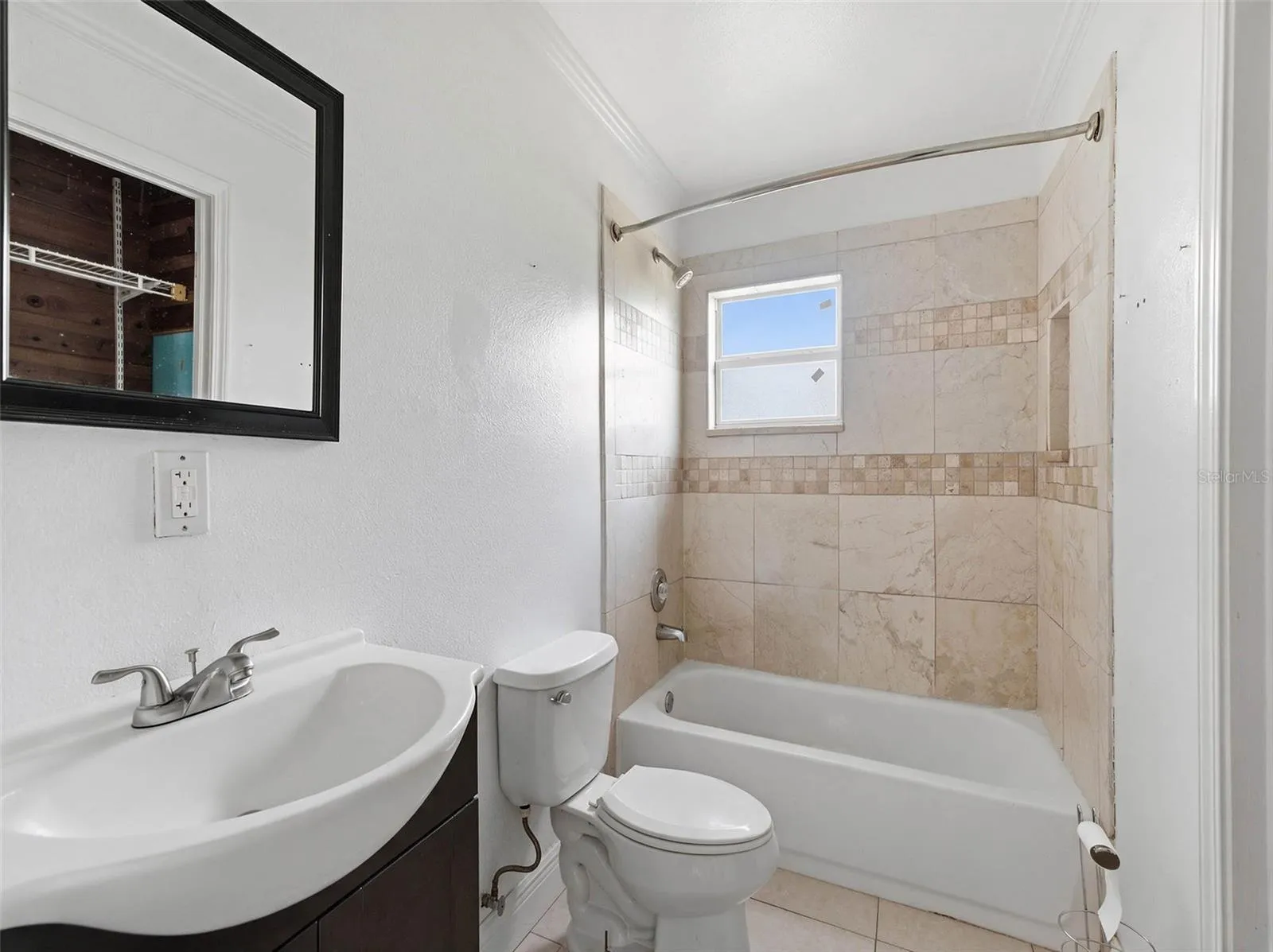 INTERIOR BATH BUILDING 2