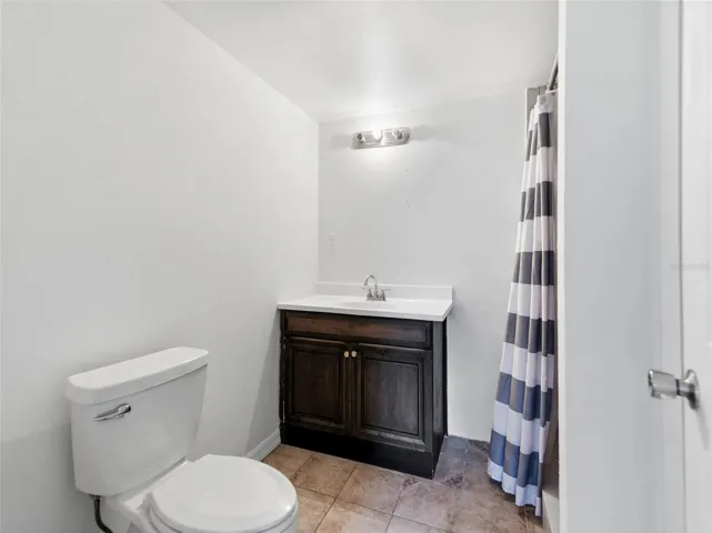 INTERIOR BATH BUILDING 3