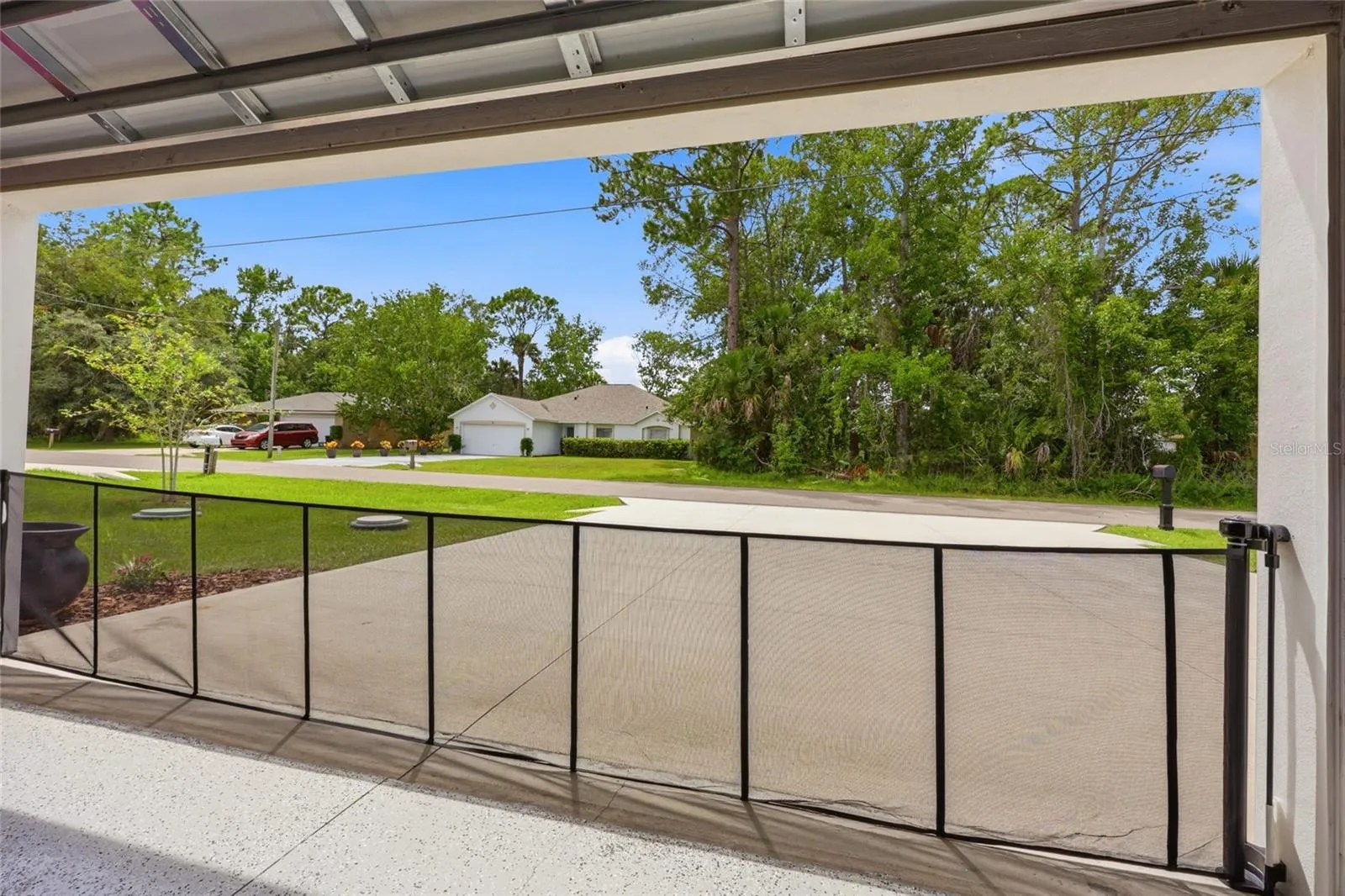Garage screen door for dogs - attached