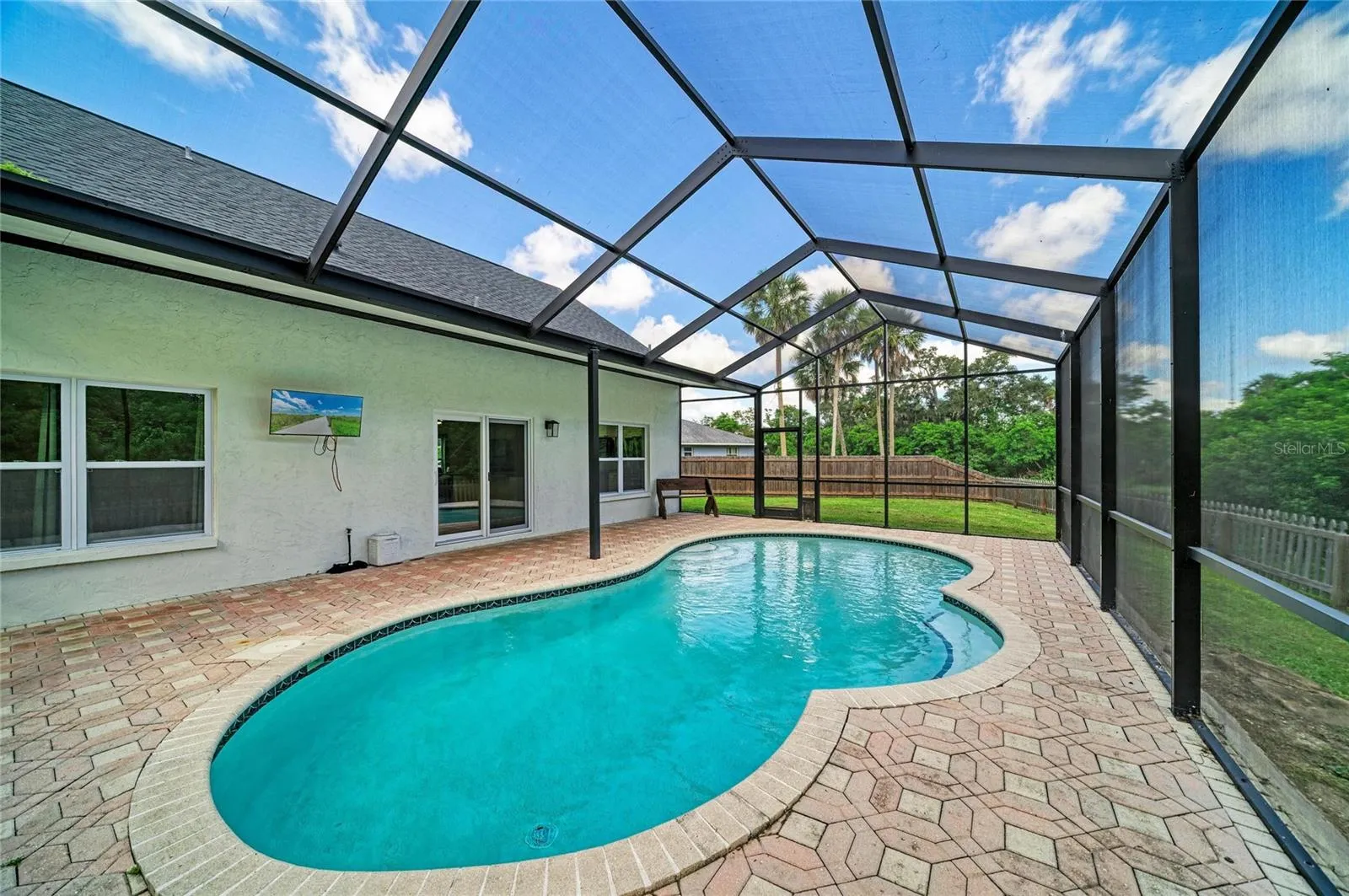 Heated and chilled salt water pool