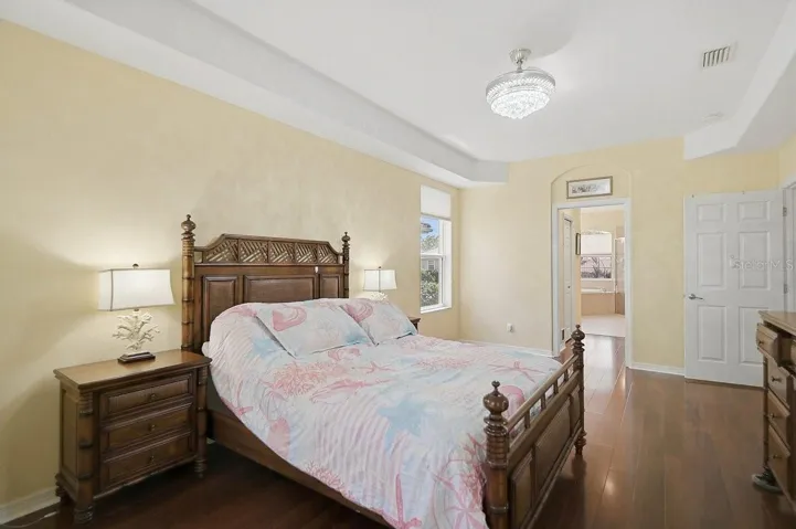 MAIN BEDROOM