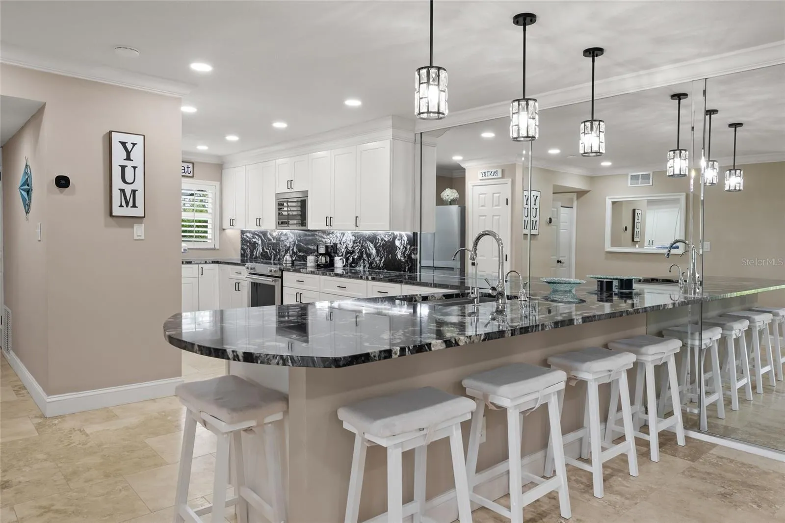 Breakfast bar