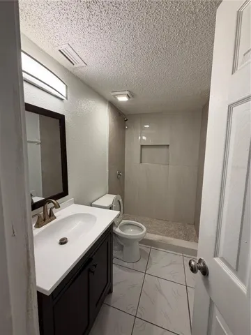 2nd bath room