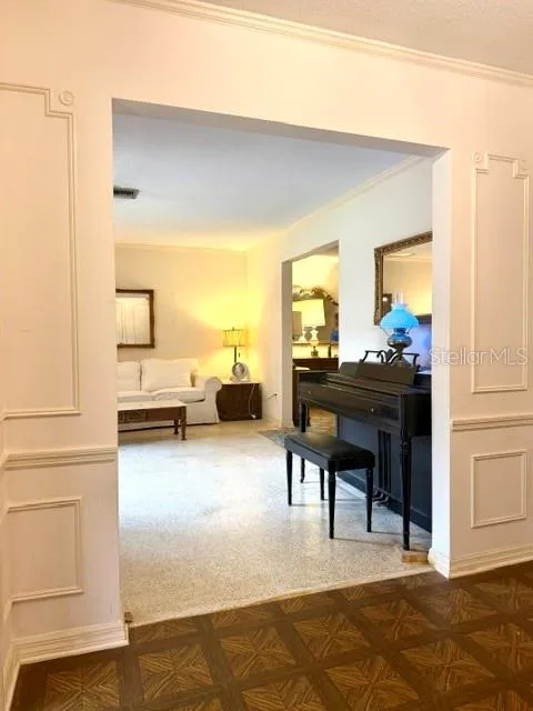 FORMAL LIVING ROOM / FOYER