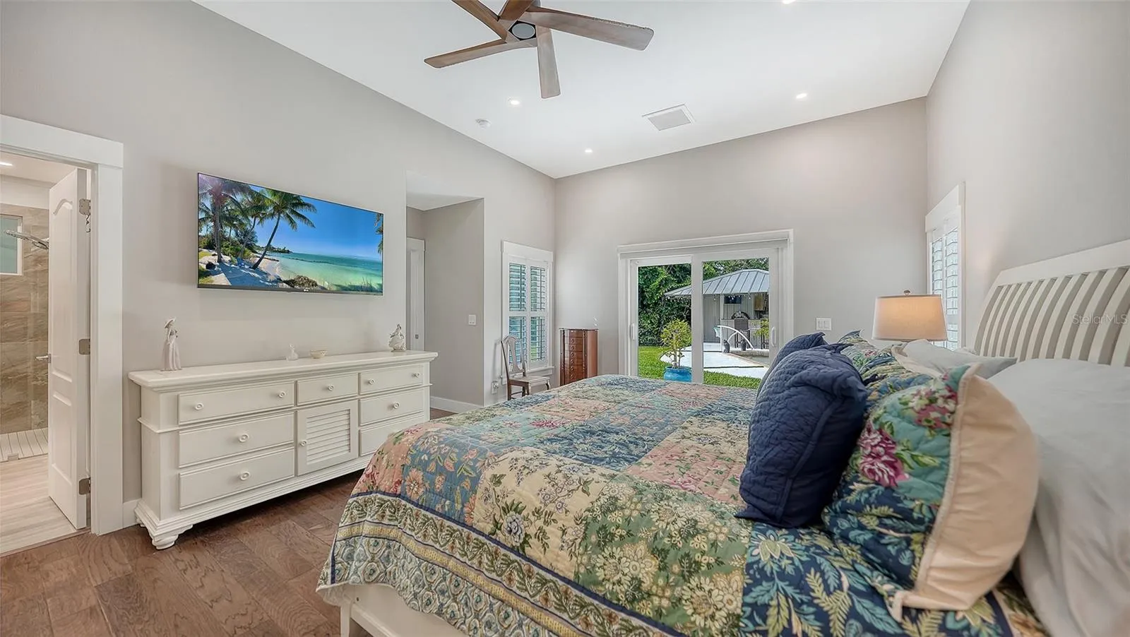 Dual Walk-In Closets
