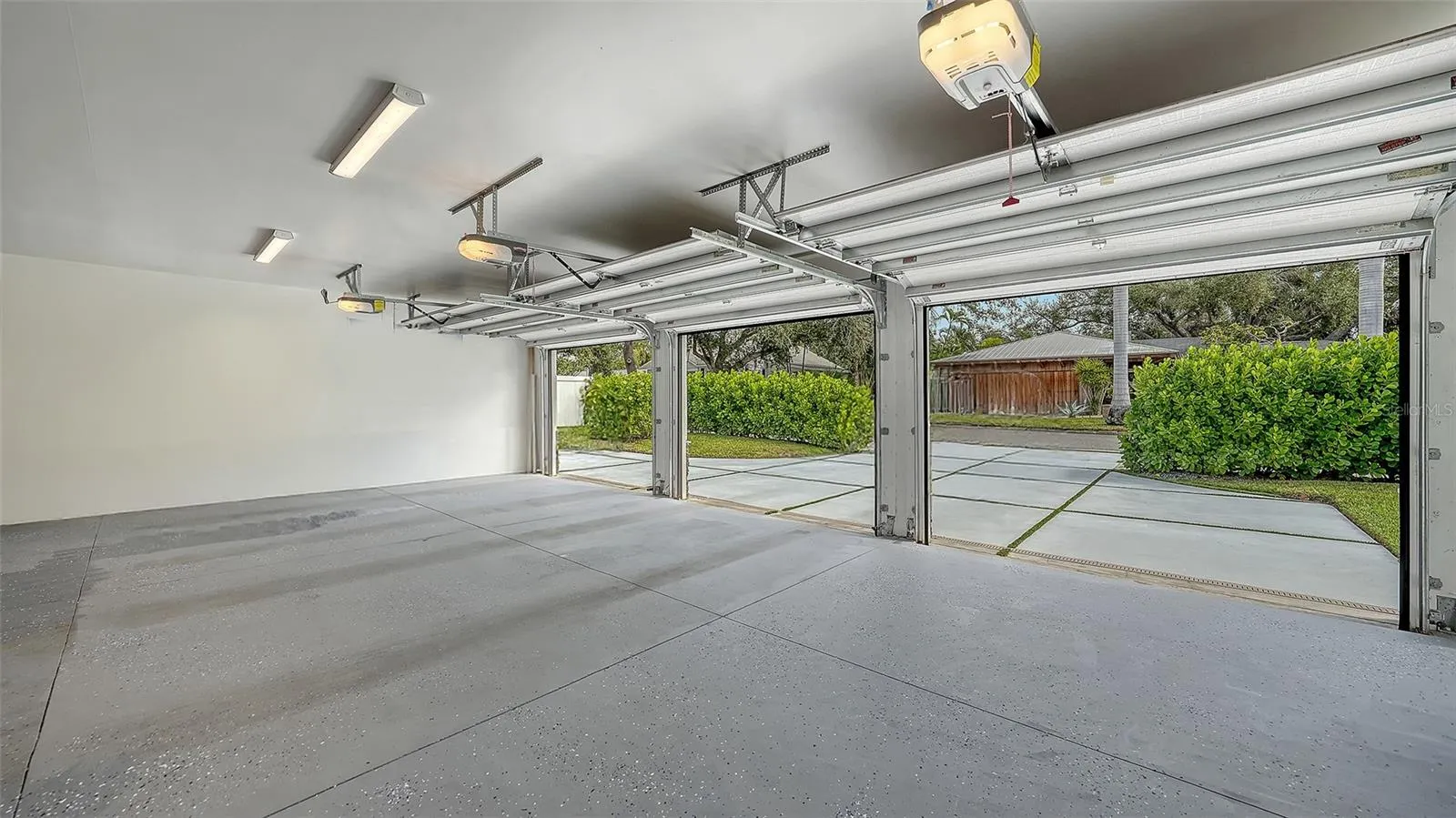 3 Car Garage