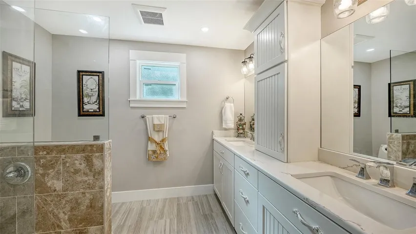 Full Bath 2