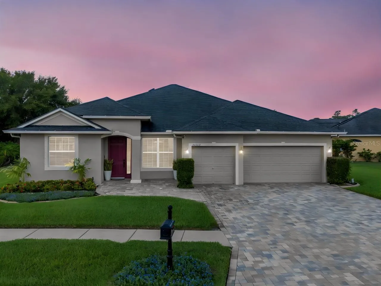Welcome to 21228 Marsh Hawk Dr. Land O Lakes FL 34638