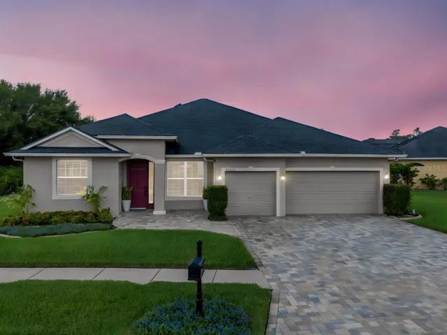 Welcome to 21228 Marsh Hawk Dr. Land O Lakes FL 34638