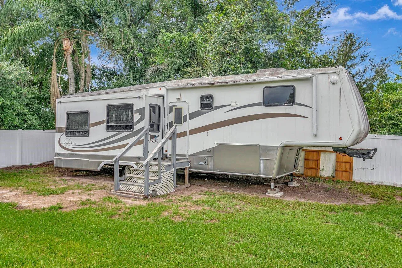 View of RV and Stairway leading to Entrance.