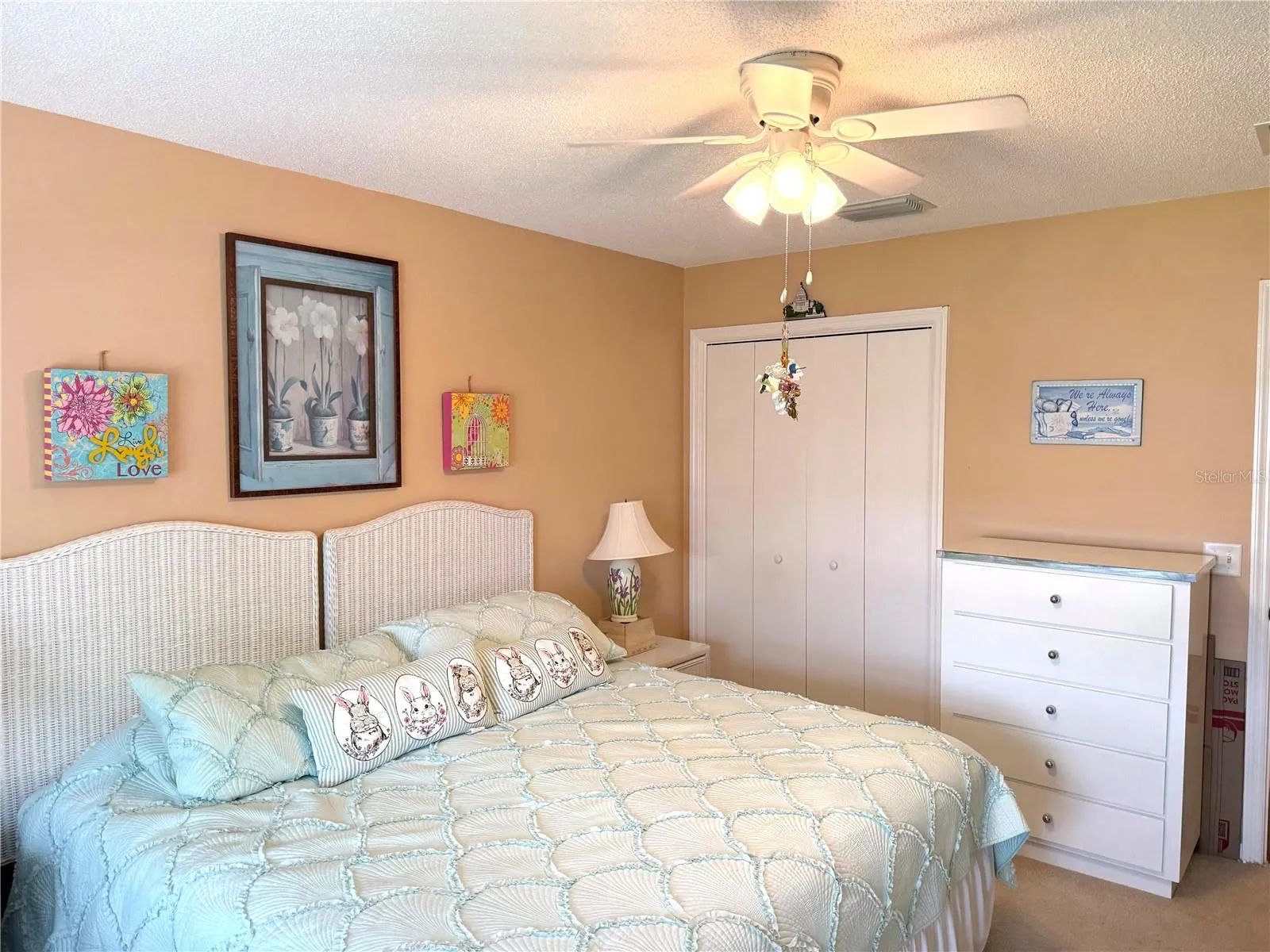 guest room Built in closet