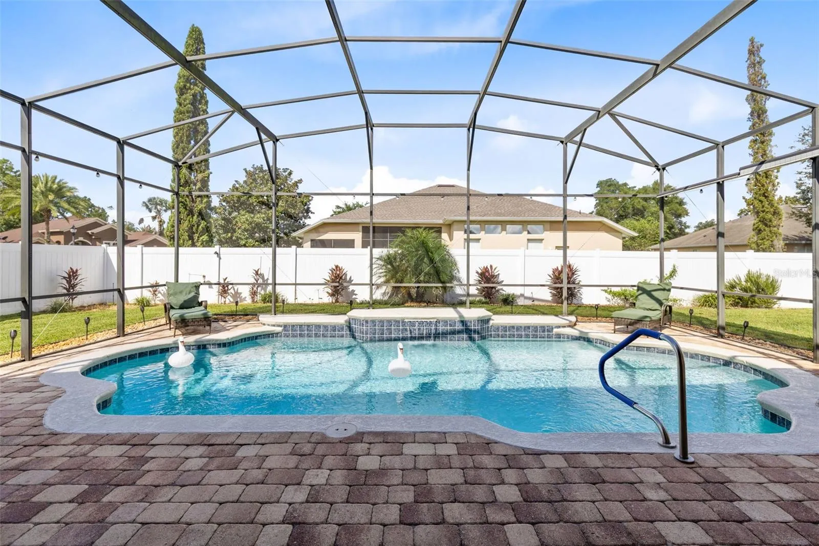 Gorgeous Screened In Salt System Pool