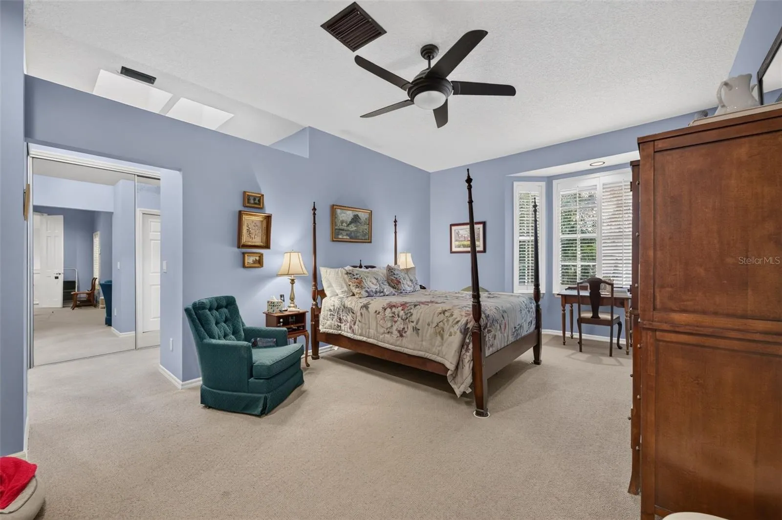 Spacious primary suite