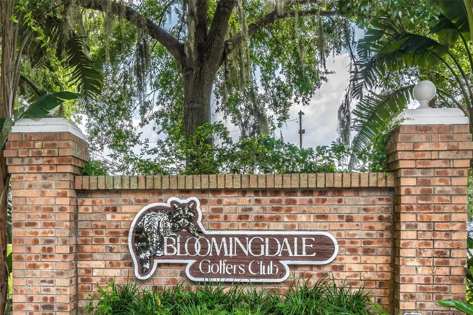 2.5 Miles to Bloomingdale Golfers Club