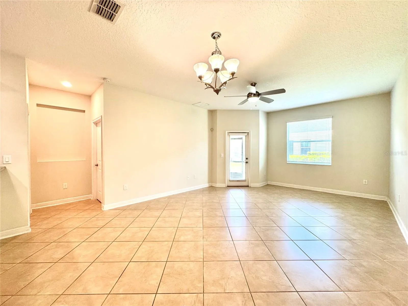 Living/Dining Area