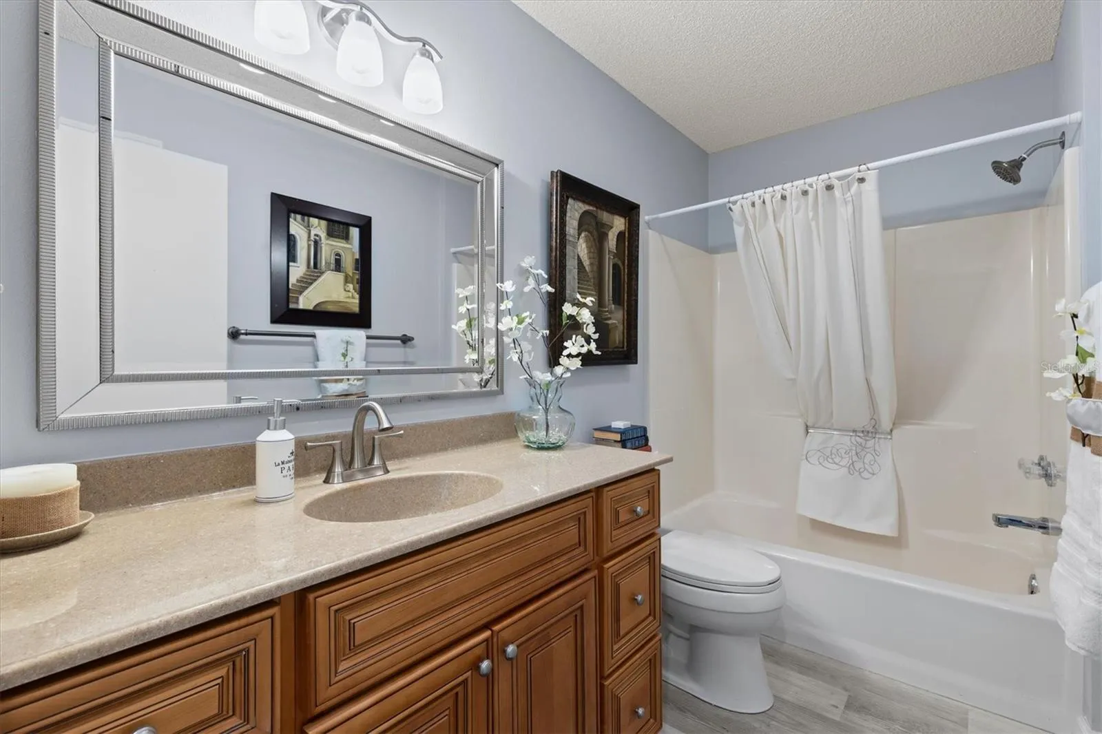 LARGE SECOND BATHROOM WITH TUB AND SHOWER