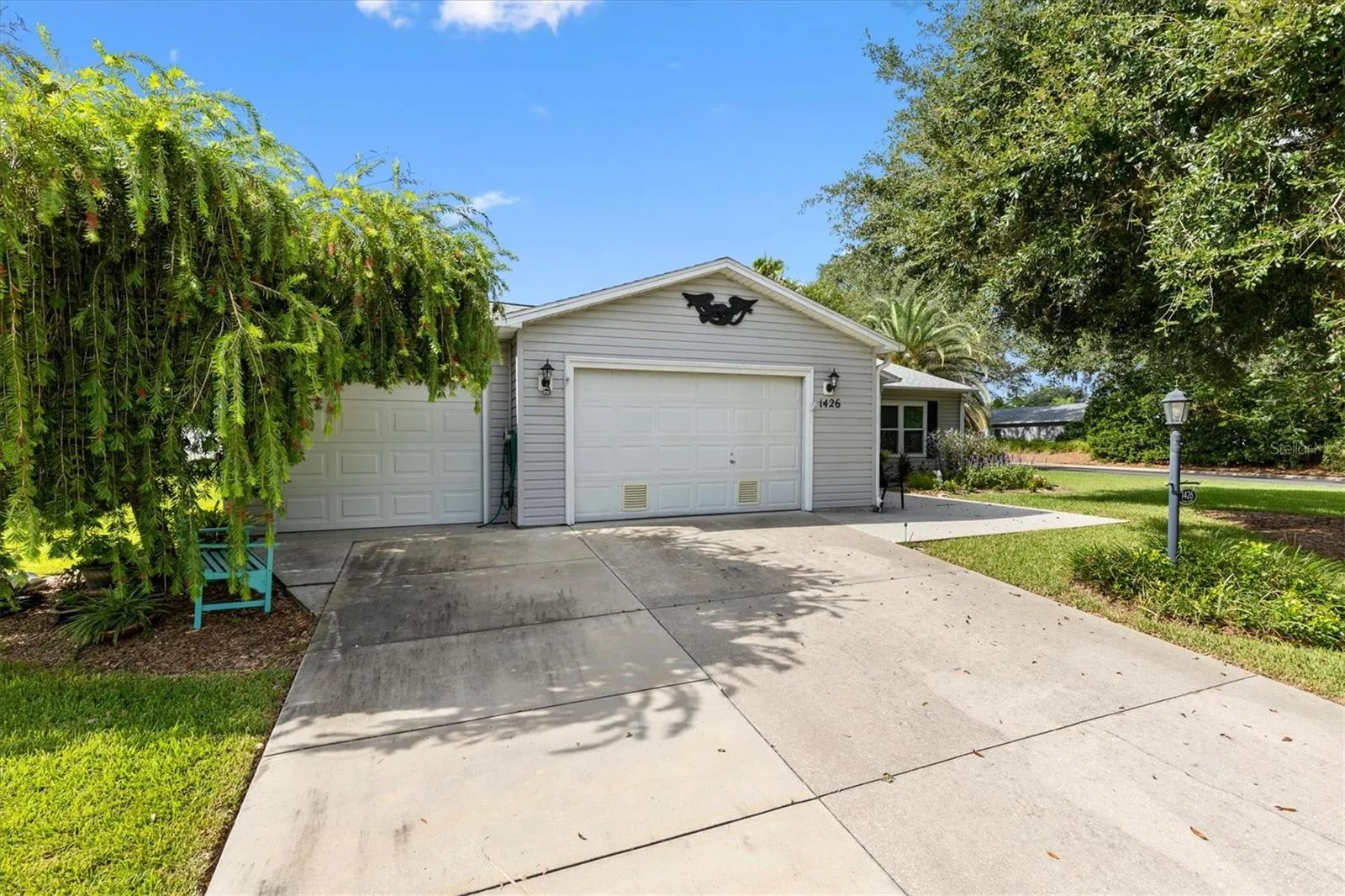 BEAUTIFUL HOME WITH LONG DRIVEWAY FOR EXTRA PARKING FOR GUESTS