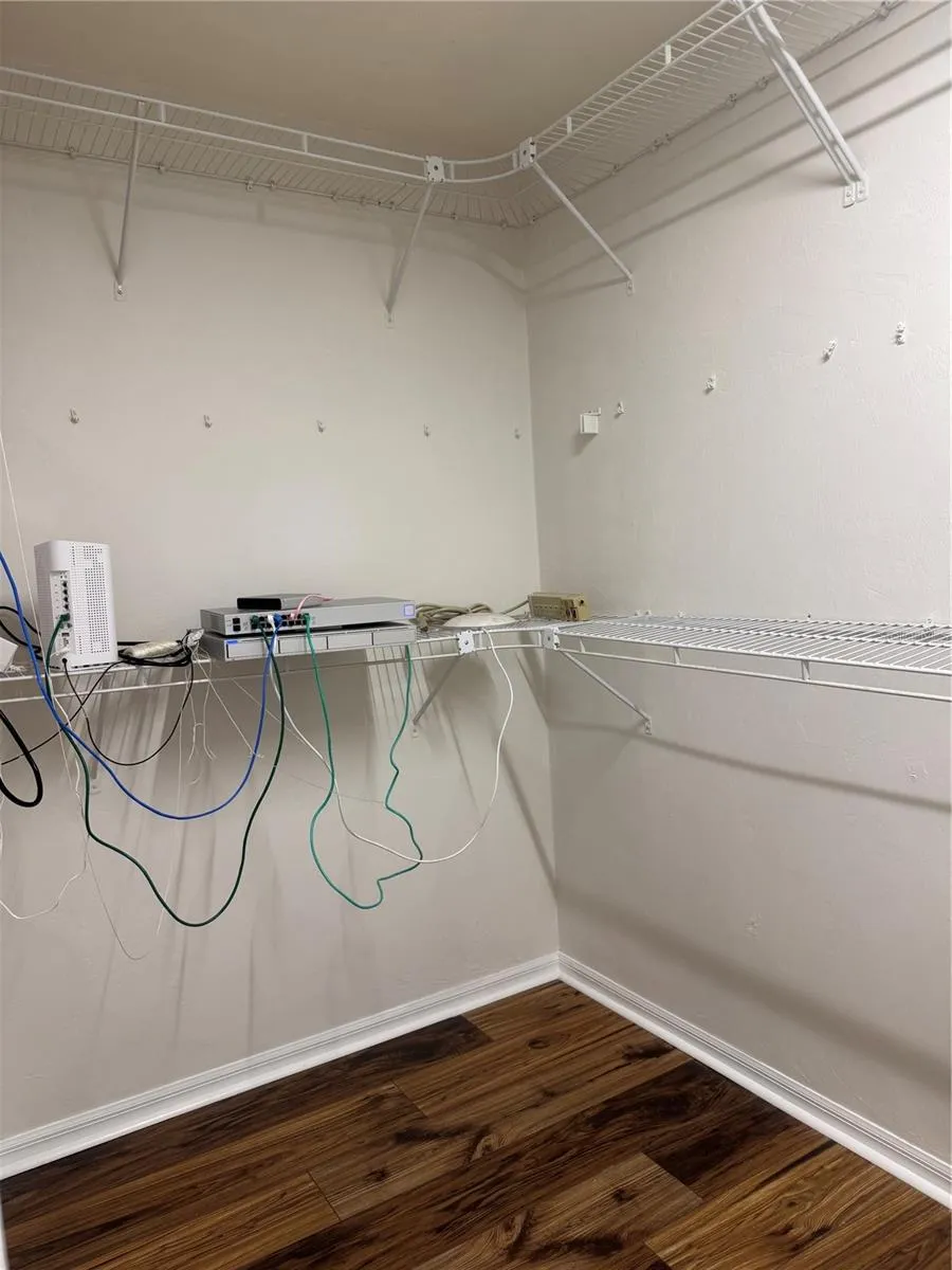 Master Bedroom closet (L)