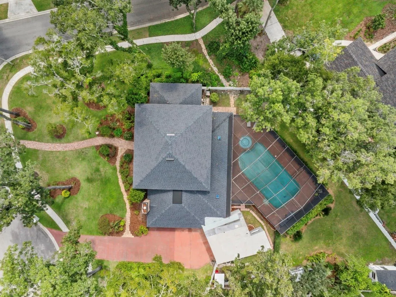 Beautiful New Roof - May 2026!  Exterior painted June 2026.