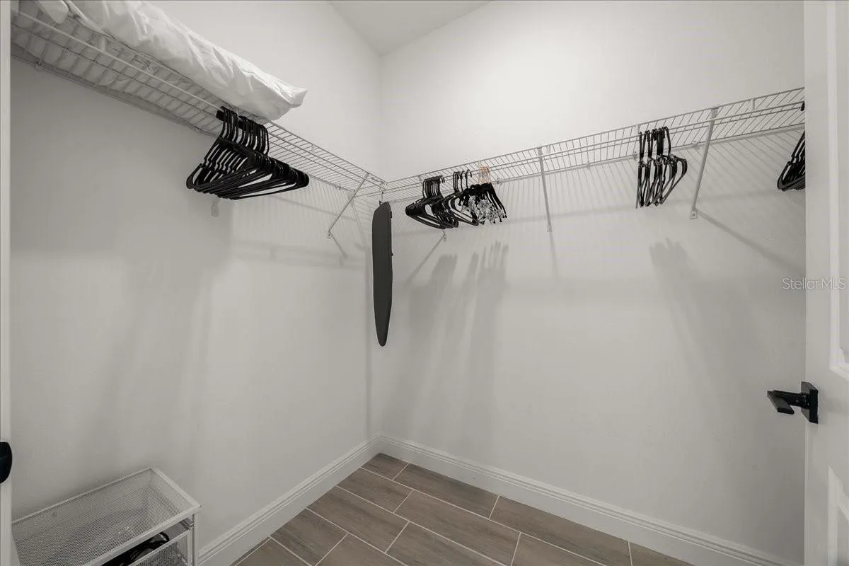 Walk-in Closet