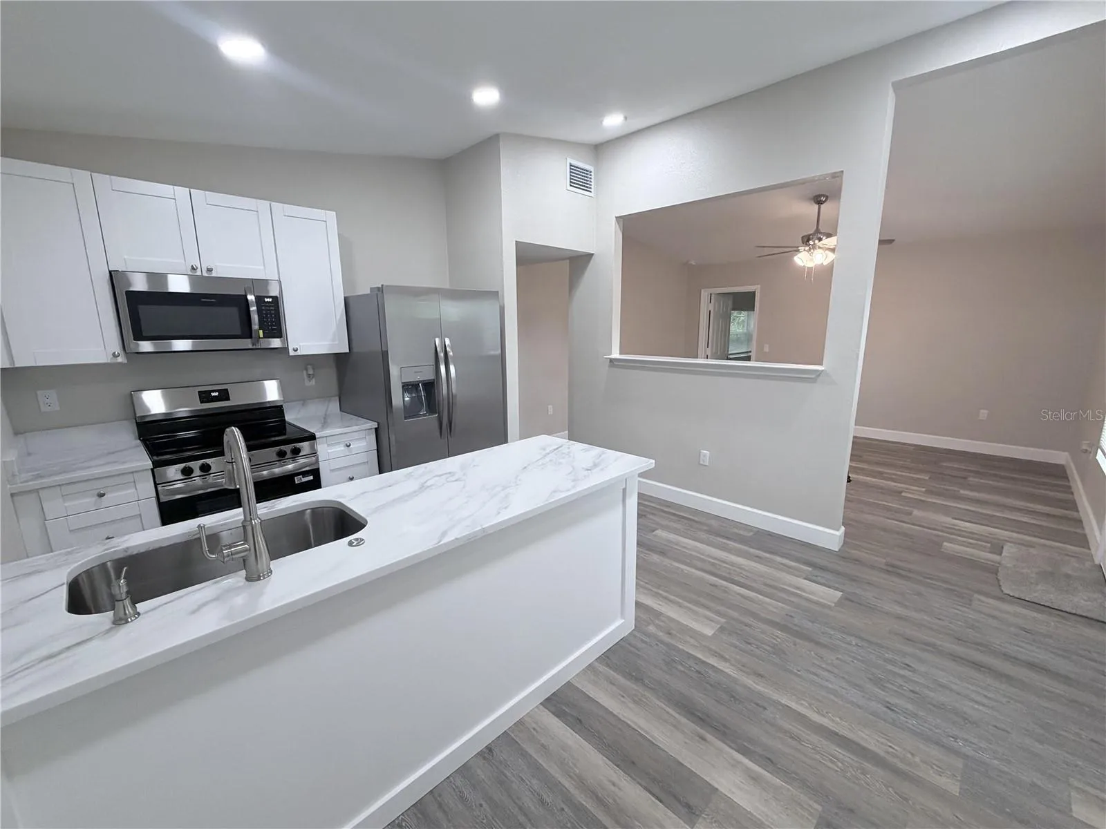 Brand new kitchen with quartz counters