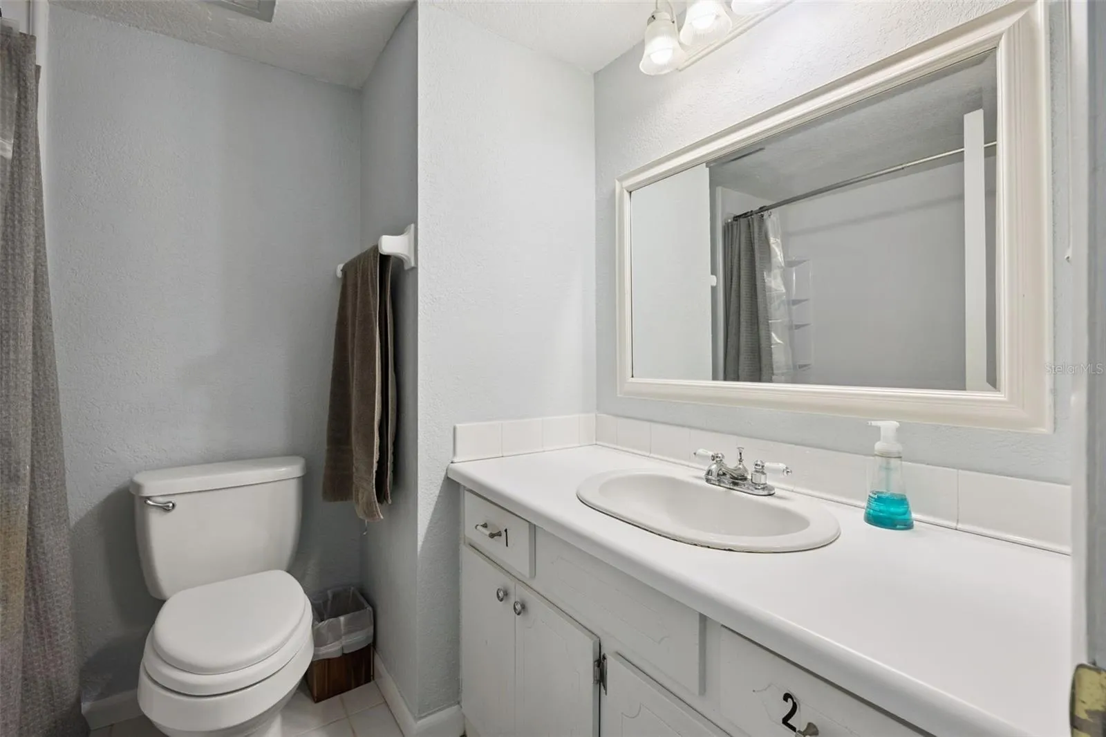 Upstairs second full bath