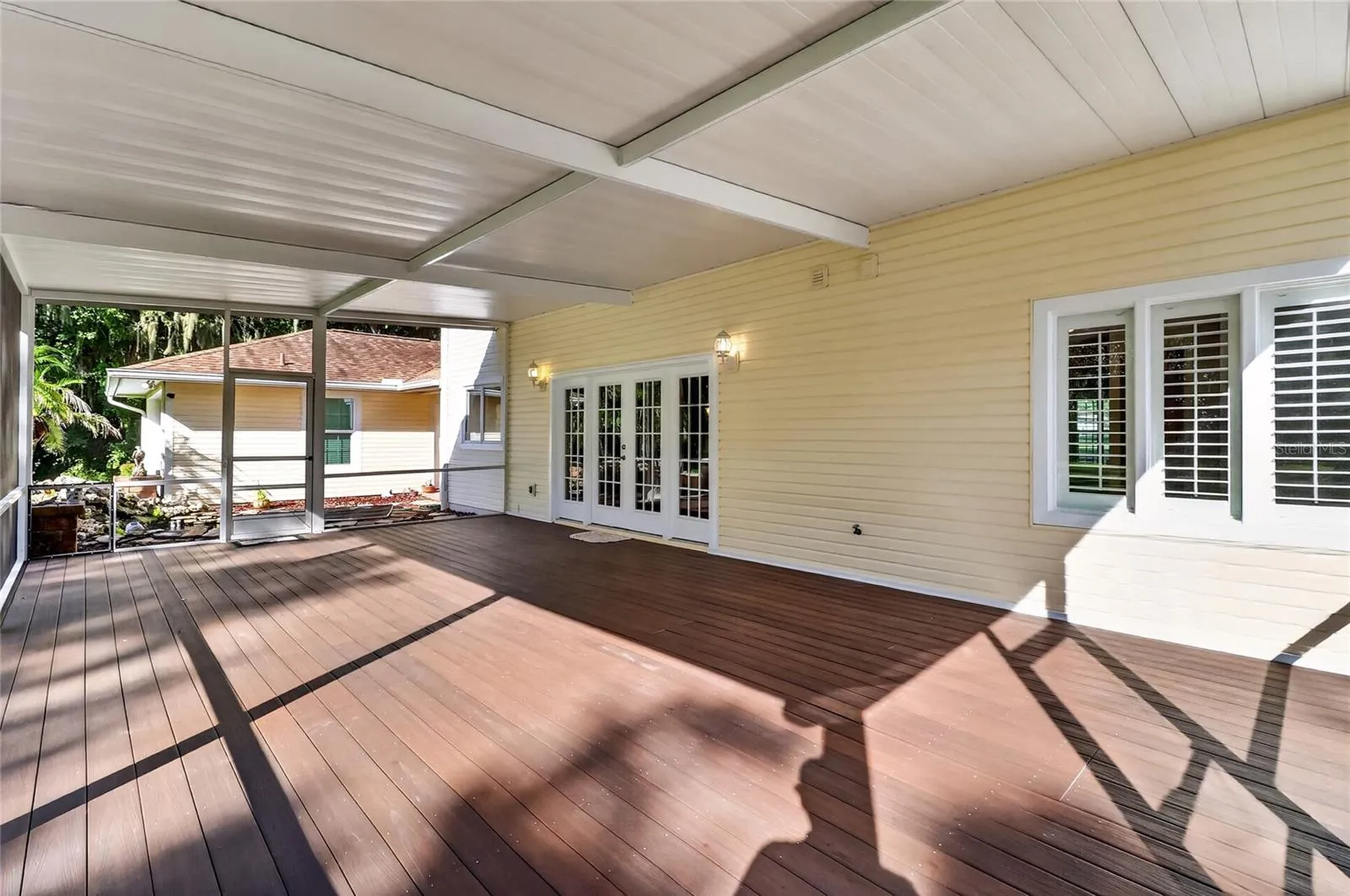 Back sreened porch