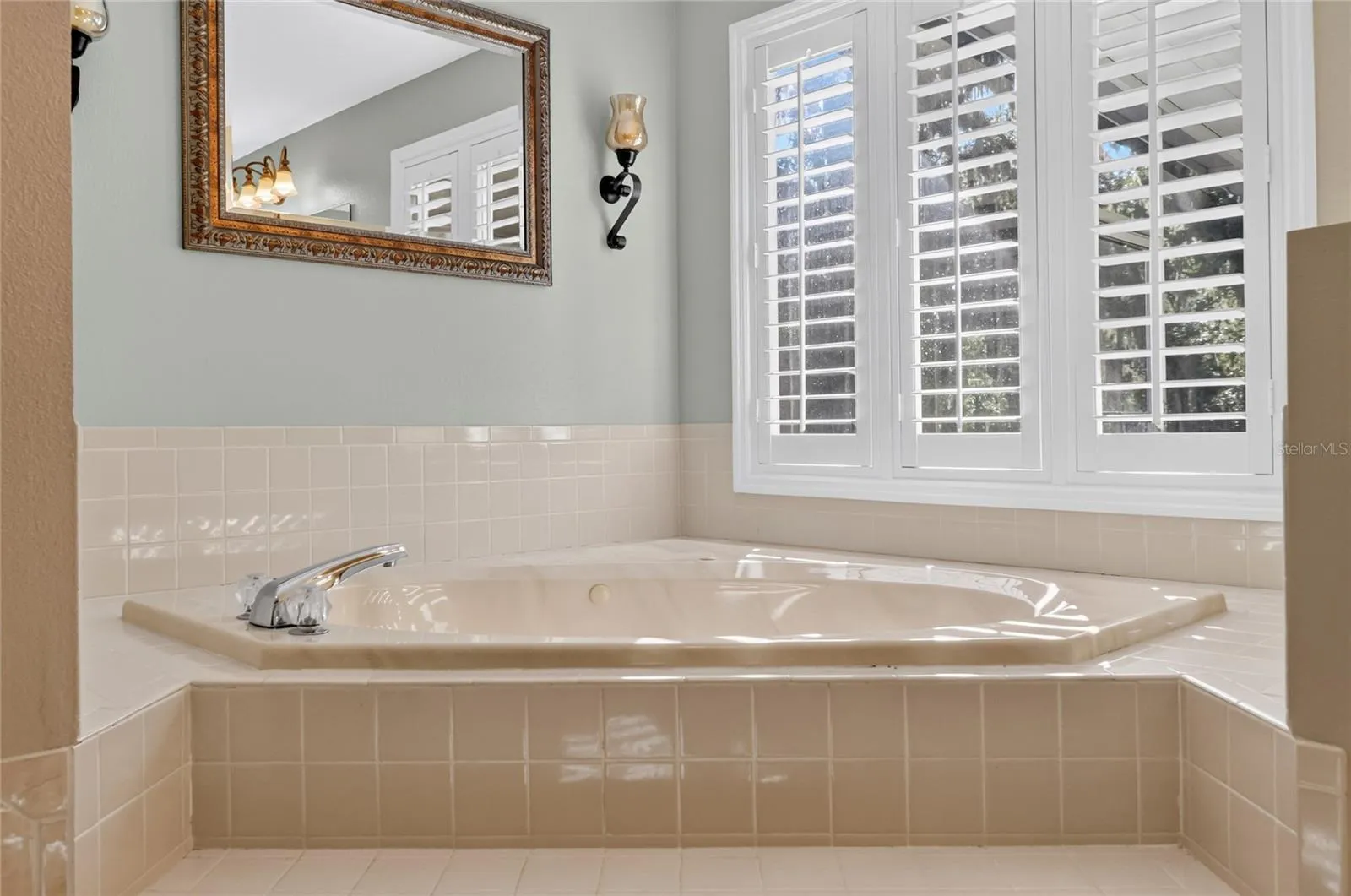 Main bathroom