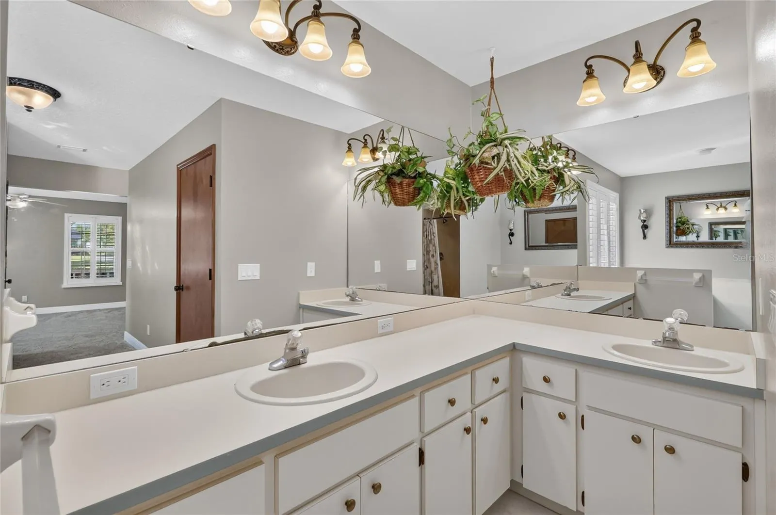 Main bathroom