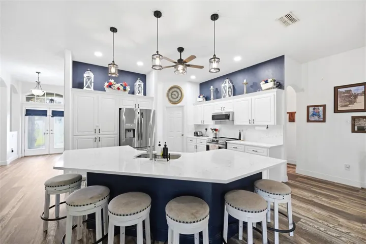 plenty of counter  space