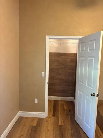 bed 4 closet